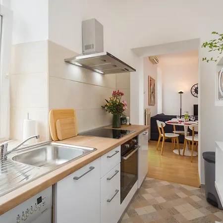 Lussi Apartmán Pula