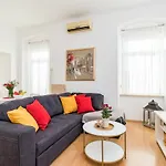 Lussi Apartment *
